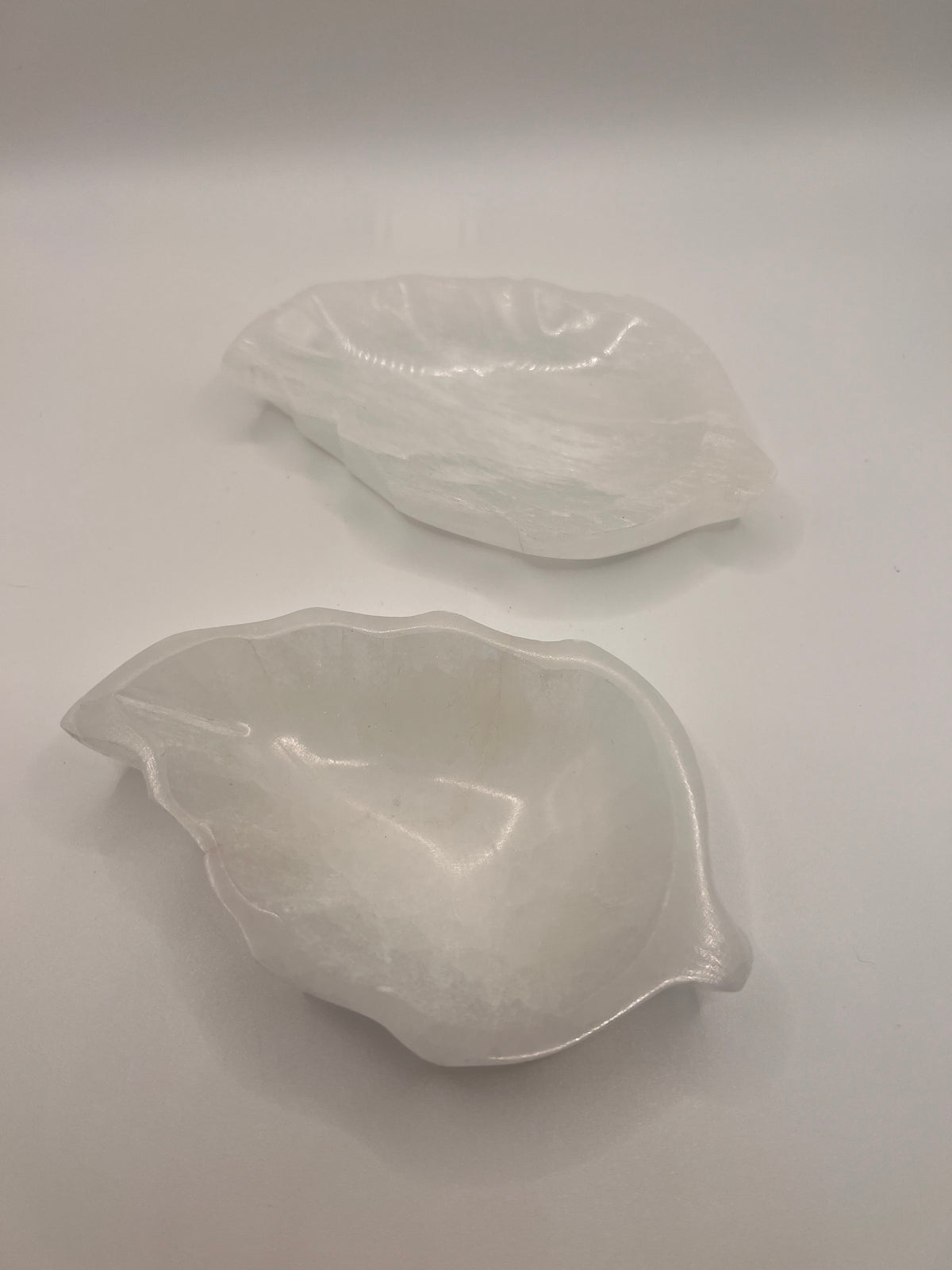 Selenite leaf dish - sm